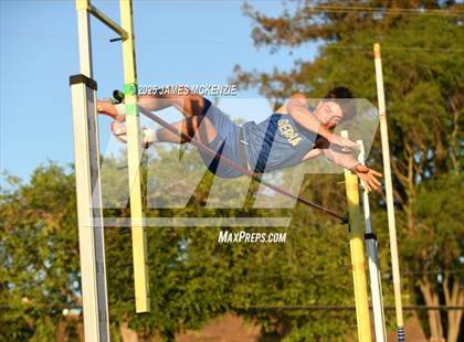 Thumbnail 1 in WCAL Finals (Pole Vault) photogallery.