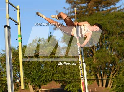Thumbnail 2 in WCAL Finals (Pole Vault) photogallery.