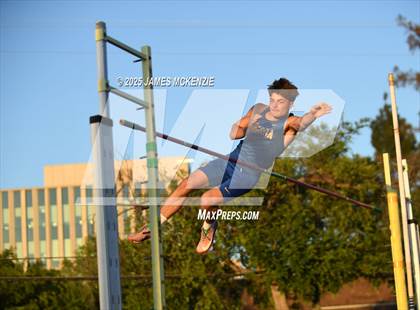Thumbnail 2 in WCAL Finals (Pole Vault) photogallery.