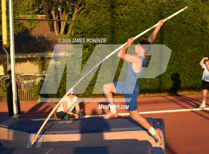 Thumbnail 1 in WCAL Finals (Pole Vault) photogallery.