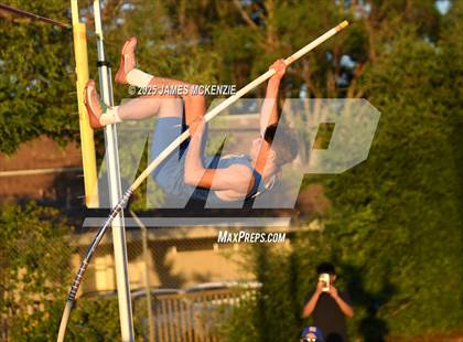 Thumbnail 1 in WCAL Finals (Pole Vault) photogallery.
