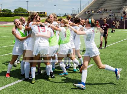 Thumbnail 2 in Cinco Ranch vs Tompkins (UIL 6A Regional Final) photogallery.