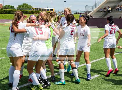Thumbnail 1 in Cinco Ranch vs Tompkins (UIL 6A Regional Final) photogallery.