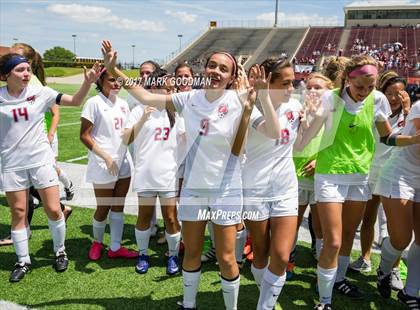 Thumbnail 2 in Cinco Ranch vs Tompkins (UIL 6A Regional Final) photogallery.