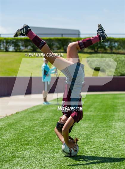 Thumbnail 3 in Cinco Ranch vs Tompkins (UIL 6A Regional Final) photogallery.