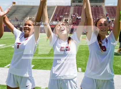 Thumbnail 3 in Cinco Ranch vs Tompkins (UIL 6A Regional Final) photogallery.