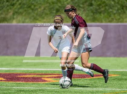 Thumbnail 3 in Cinco Ranch vs Tompkins (UIL 6A Regional Final) photogallery.