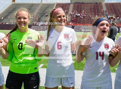 Thumbnail 3 in Cinco Ranch vs Tompkins (UIL 6A Regional Final) photogallery.
