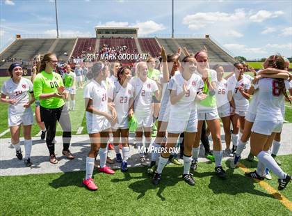 Thumbnail 2 in Cinco Ranch vs Tompkins (UIL 6A Regional Final) photogallery.