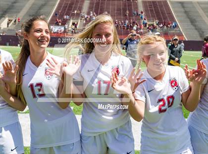 Thumbnail 3 in Cinco Ranch vs Tompkins (UIL 6A Regional Final) photogallery.
