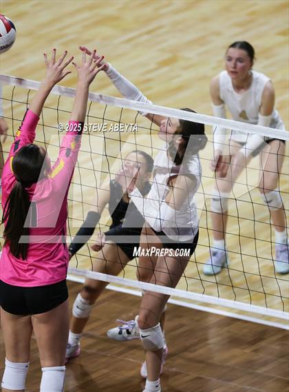 Thumbnail 3 in Battle Mountain vs. Green Mountain (CHSAA 4A First Round Elimination Bracket) photogallery.