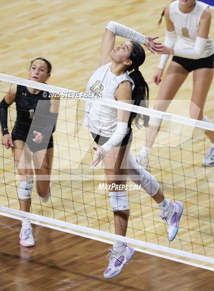 Thumbnail 3 in Battle Mountain vs. Green Mountain (CHSAA 4A First Round Elimination Bracket) photogallery.