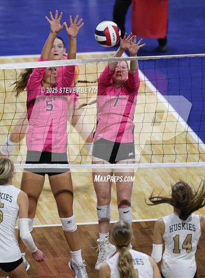 Thumbnail 2 in Battle Mountain vs. Green Mountain (CHSAA 4A First Round Elimination Bracket) photogallery.