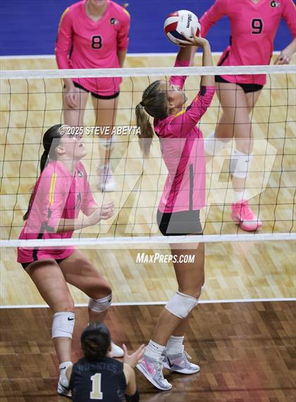 Thumbnail 1 in Battle Mountain vs. Green Mountain (CHSAA 4A First Round Elimination Bracket) photogallery.