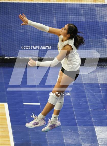 Thumbnail 2 in Battle Mountain vs. Green Mountain (CHSAA 4A First Round Elimination Bracket) photogallery.