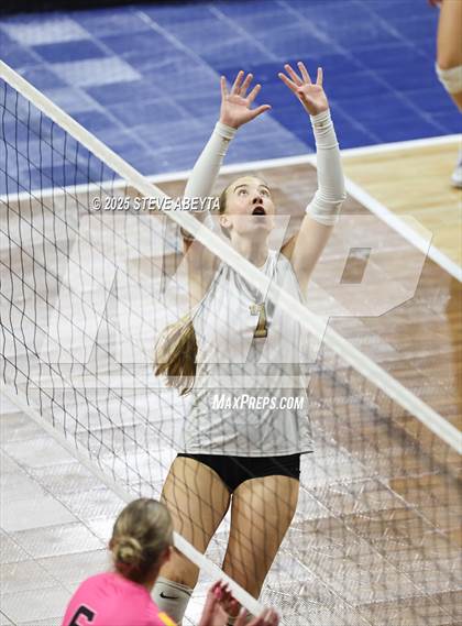 Thumbnail 2 in Battle Mountain vs. Green Mountain (CHSAA 4A First Round Elimination Bracket) photogallery.