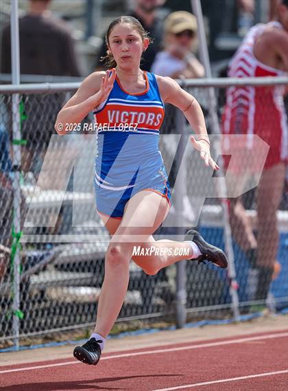 Thumbnail 2 in Rosehill Eagles Relays (100M) photogallery.