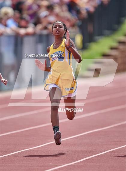 Thumbnail 3 in Rosehill Eagles Relays (100M) photogallery.
