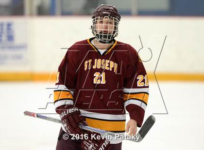 Thumbnail 3 in St. Joseph vs. Darien (CIAC D1 Quarterfinal) photogallery.