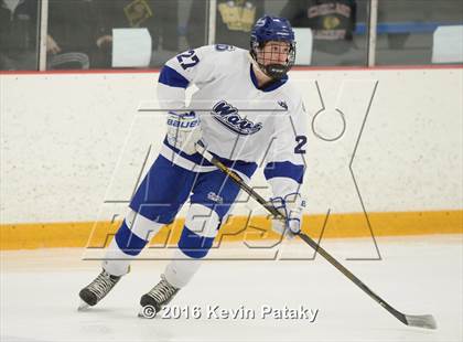 Thumbnail 1 in St. Joseph vs. Darien (CIAC D1 Quarterfinal) photogallery.