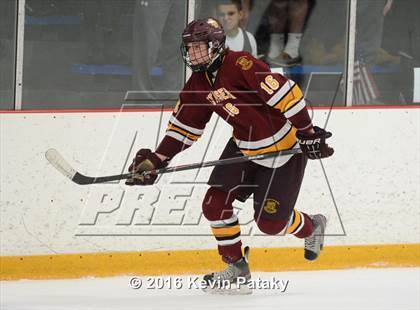 Thumbnail 3 in St. Joseph vs. Darien (CIAC D1 Quarterfinal) photogallery.
