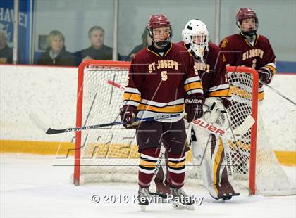 Thumbnail 3 in St. Joseph vs. Darien (CIAC D1 Quarterfinal) photogallery.
