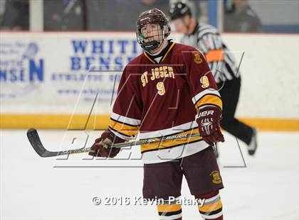 Thumbnail 1 in St. Joseph vs. Darien (CIAC D1 Quarterfinal) photogallery.