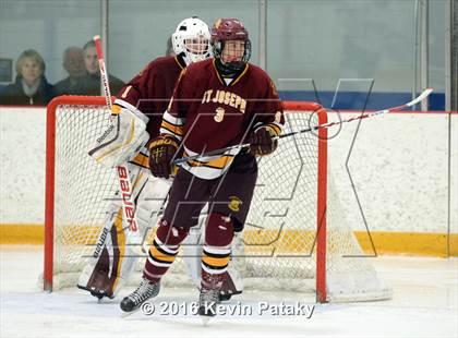 Thumbnail 2 in St. Joseph vs. Darien (CIAC D1 Quarterfinal) photogallery.