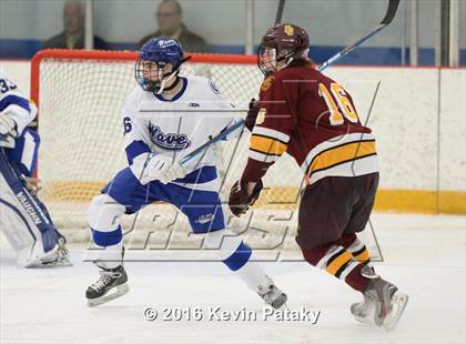 Thumbnail 3 in St. Joseph vs. Darien (CIAC D1 Quarterfinal) photogallery.