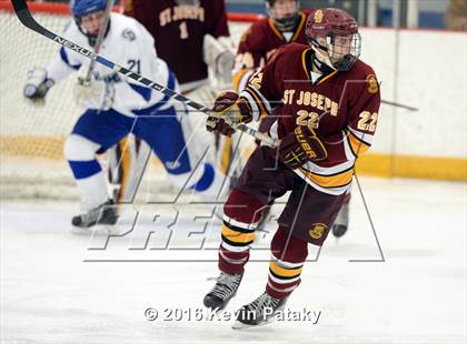 Thumbnail 1 in St. Joseph vs. Darien (CIAC D1 Quarterfinal) photogallery.