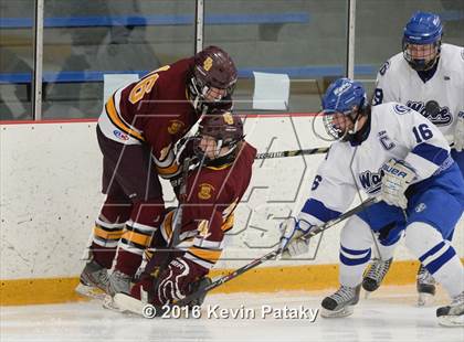 Thumbnail 1 in St. Joseph vs. Darien (CIAC D1 Quarterfinal) photogallery.