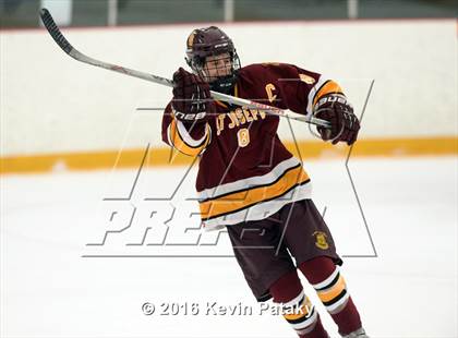 Thumbnail 2 in St. Joseph vs. Darien (CIAC D1 Quarterfinal) photogallery.