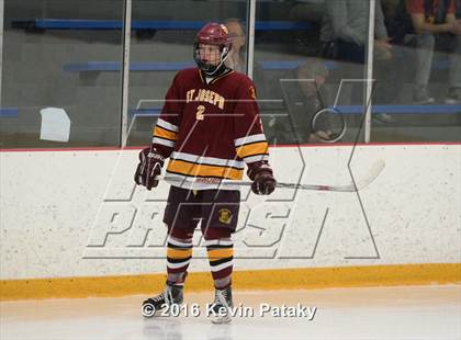 Thumbnail 1 in St. Joseph vs. Darien (CIAC D1 Quarterfinal) photogallery.