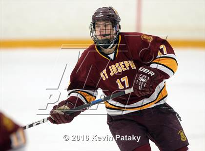 Thumbnail 2 in St. Joseph vs. Darien (CIAC D1 Quarterfinal) photogallery.