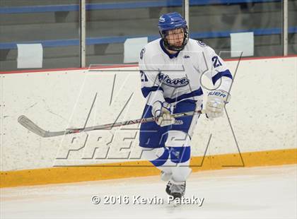 Thumbnail 1 in St. Joseph vs. Darien (CIAC D1 Quarterfinal) photogallery.