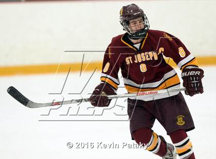 Thumbnail 1 in St. Joseph vs. Darien (CIAC D1 Quarterfinal) photogallery.