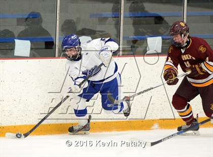Thumbnail 1 in St. Joseph vs. Darien (CIAC D1 Quarterfinal) photogallery.