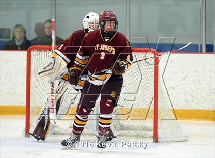 Thumbnail 1 in St. Joseph vs. Darien (CIAC D1 Quarterfinal) photogallery.