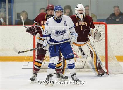 Thumbnail 1 in St. Joseph vs. Darien (CIAC D1 Quarterfinal) photogallery.