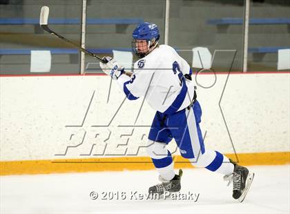 Thumbnail 1 in St. Joseph vs. Darien (CIAC D1 Quarterfinal) photogallery.