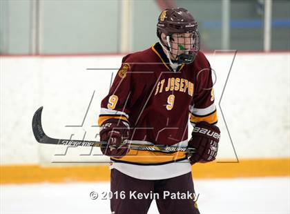 Thumbnail 2 in St. Joseph vs. Darien (CIAC D1 Quarterfinal) photogallery.