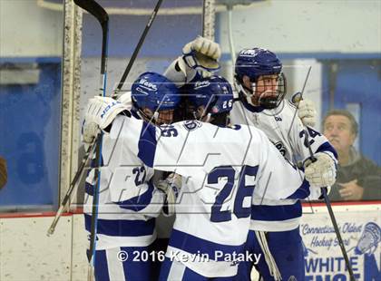 Thumbnail 1 in St. Joseph vs. Darien (CIAC D1 Quarterfinal) photogallery.