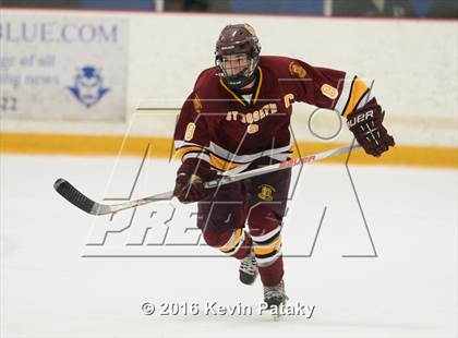 Thumbnail 1 in St. Joseph vs. Darien (CIAC D1 Quarterfinal) photogallery.