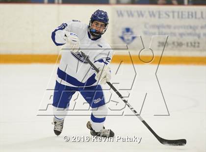 Thumbnail 1 in St. Joseph vs. Darien (CIAC D1 Quarterfinal) photogallery.