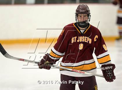 Thumbnail 3 in St. Joseph vs. Darien (CIAC D1 Quarterfinal) photogallery.