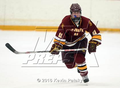 Thumbnail 1 in St. Joseph vs. Darien (CIAC D1 Quarterfinal) photogallery.