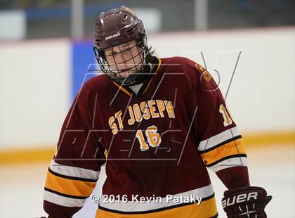 Thumbnail 3 in St. Joseph vs. Darien (CIAC D1 Quarterfinal) photogallery.
