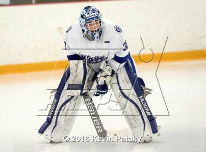 Thumbnail 1 in St. Joseph vs. Darien (CIAC D1 Quarterfinal) photogallery.