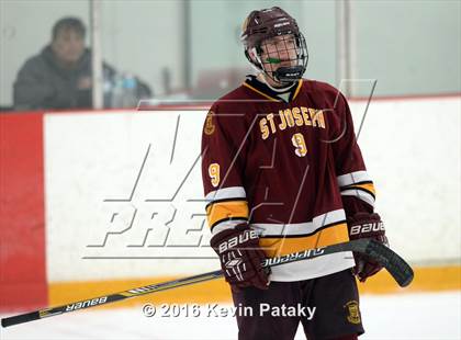Thumbnail 2 in St. Joseph vs. Darien (CIAC D1 Quarterfinal) photogallery.