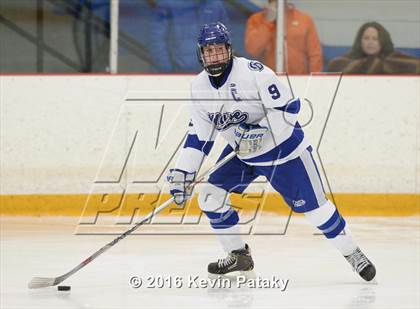 Thumbnail 1 in St. Joseph vs. Darien (CIAC D1 Quarterfinal) photogallery.